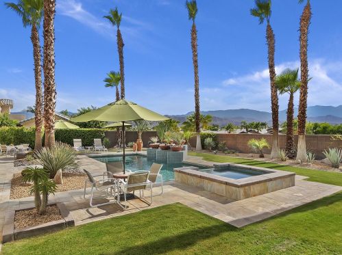 8 Excalibur Ct, Rancho Mirage, CA 92270-1660