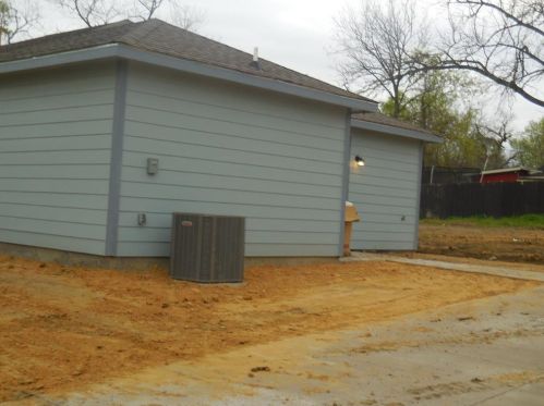 3206 Roberts St, Greenville TX  75401-4588 exterior