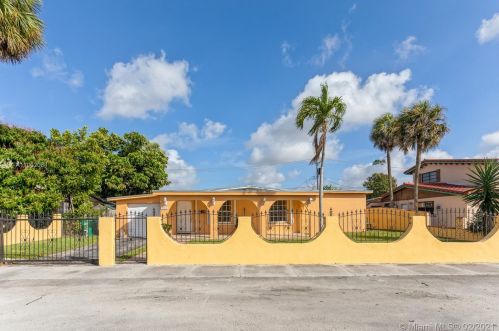 7221 169th St, Hialeah, FL 33015-4119