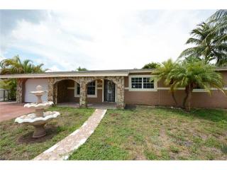 1281 213th Ter, Miami, FL 33179-1340