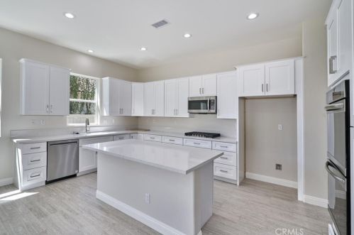 1594 Tanglewood Ct, Beaumont CA  92223-8540 exterior