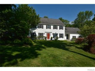 8 North Way, Chappaqua, NY 10514-2200
