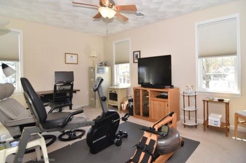 44 Boulevard Ave, Lincoln RI  02865-2108 exterior