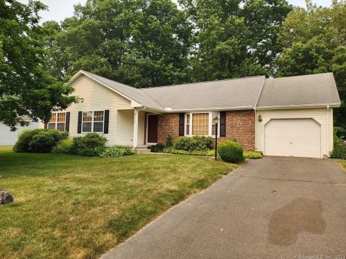 85 Chatham Dr, Manchester, CT 06042-8522