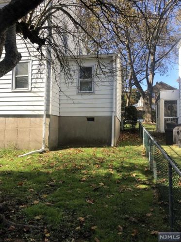 1447 Nelden Rd, Teaneck NJ  07666-6056 exterior