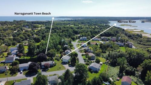 55 Bedford Cir, South Kingstown, RI 02882-3024