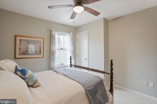 5550 Wide Oak Ct, Woodbridge VA  22192-6036 exterior