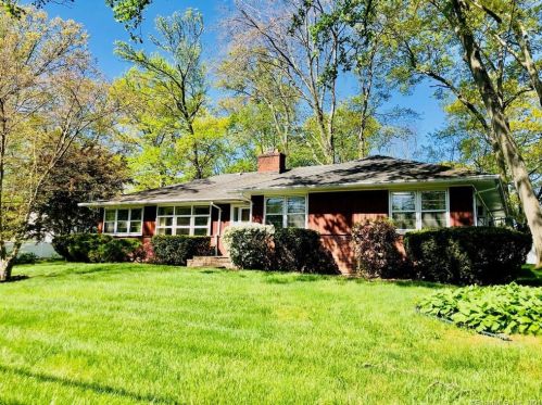 242 Pepper Ridge Rd, Stamford, CT 06905-2809