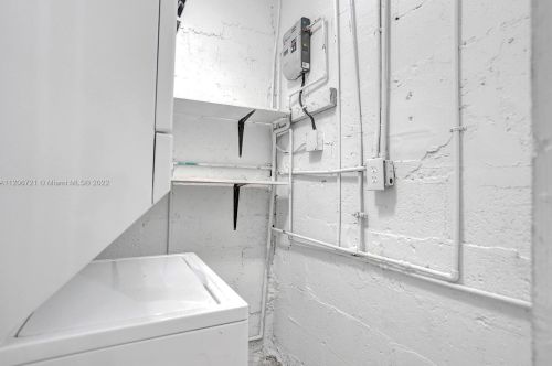 912 32nd St, Hialeah FL  33012-5040 exterior