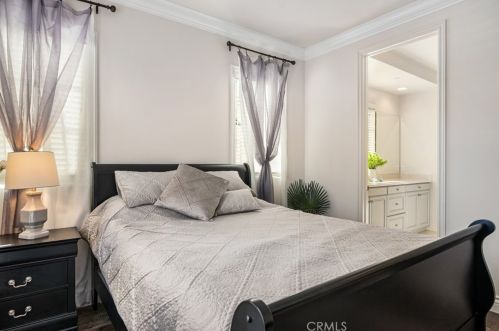 22 Shadybend, Irvine CA  92602-0844 exterior