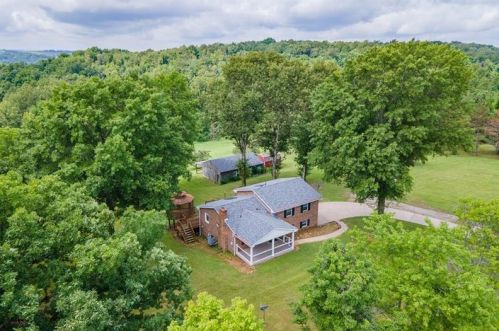 5 Quarry Ln, Hickory, PA 15340-1319