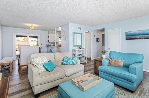 11381 Walcroft St, Lakewood, CA 90715-1143