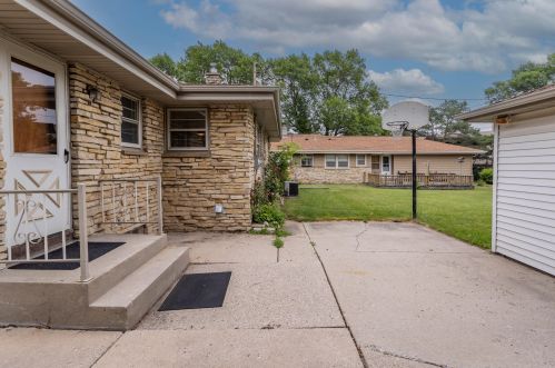 2508 91, Milwaukee WI 53225-3404 exterior