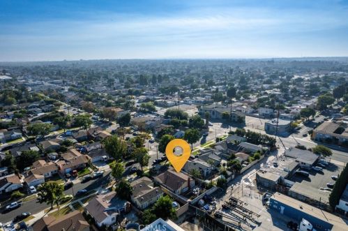 2105 65th St, Long Beach CA  90805-2615 exterior