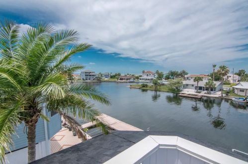 3325 Gulf Winds Cir, Brooksville FL  34607-3027 exterior