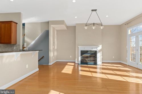 22476 Dinah Pl, Leesburg VA 20175-4808 exterior