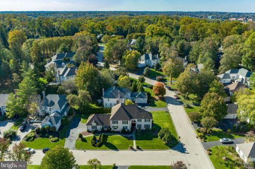 310 Gramont Ln, Ithan, PA 19085-1436