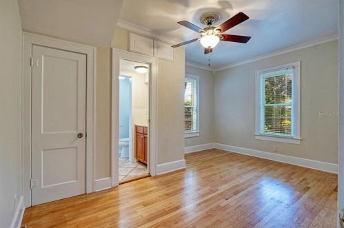 920 16 Ave, Saint Petersburg FL  33707-4113 exterior