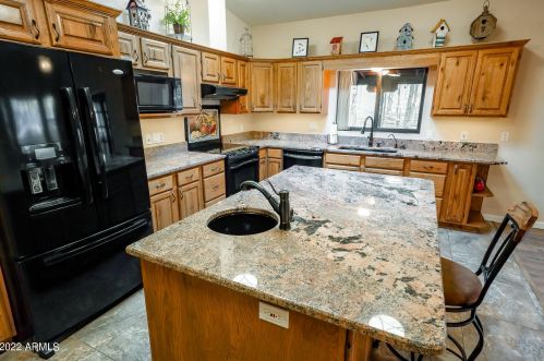 943 Pineview Dr, Pinetop, AZ 85935-7061