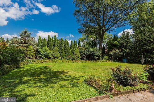 2037 Stone Mill Rd, Lancaster PA  17603-6053 exterior