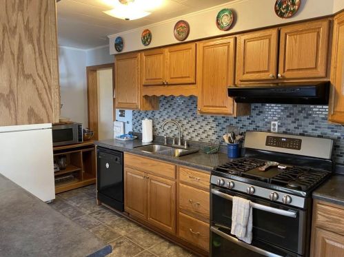 516 Oneida St, Beaver Dam, WI 53916-1654