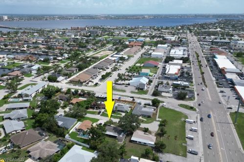 4325 16th Pl, Cape Coral FL  33904-7430 exterior