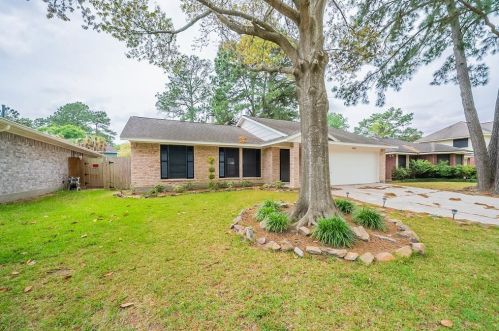 2422 Sherwood Hollow Ln, Humble, TX 77339-1089