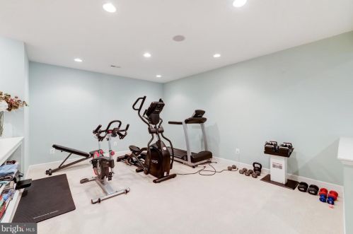 19376 Ml Dm Pl, Leesburg VA 20176-1637 exterior