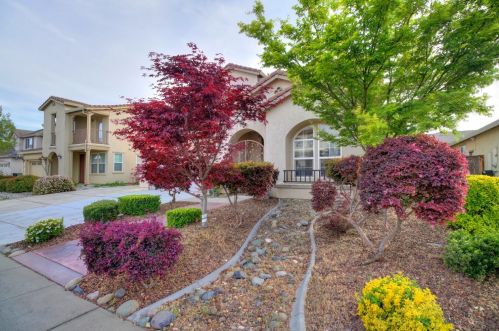 9872 Winkle Cir, Elk Grove CA  95757-6276 exterior