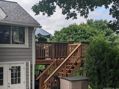 16 Crestway, Danbury CT  06812-2908 exterior