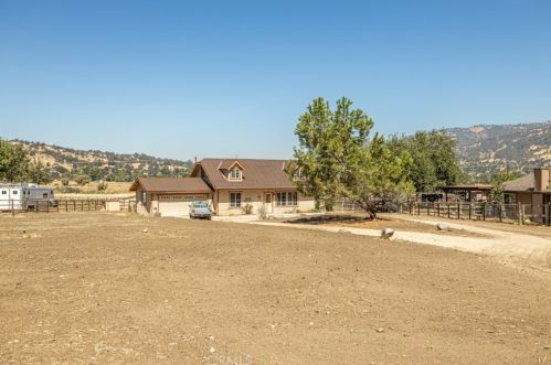23001 Homestead Way, Tehachapi, CA 93561-7431