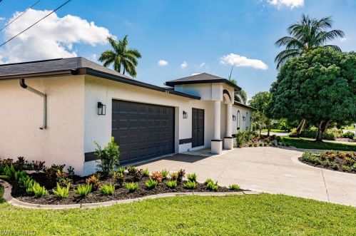 2033 27th Ter, Cape Coral, FL 33904-3278