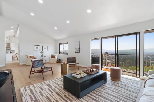 15825 Alta Vista Way, San Jose CA  95127-1704 exterior