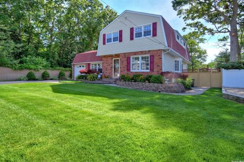51 Brandy Ln, Lake Grove, NY 11755-2328