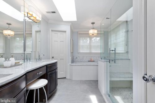 11406 Wild Bramble Way, Herndon VA  20194-1001 exterior