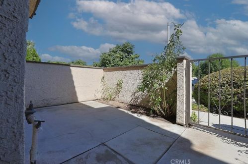 27669 Ironstone Dr, Santa Clarita, CA 91387-5820
