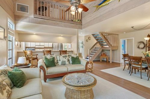 1218 Ferry Rd, Sanibel, FL 33957-7412