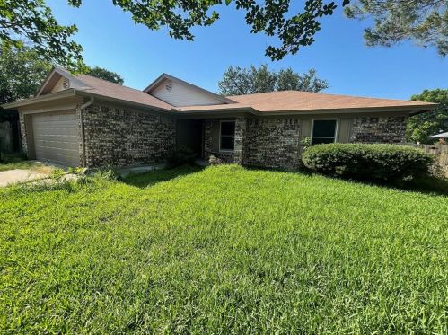 6441 Loma Vista Dr, Fort Worth, TX 76148-1420
