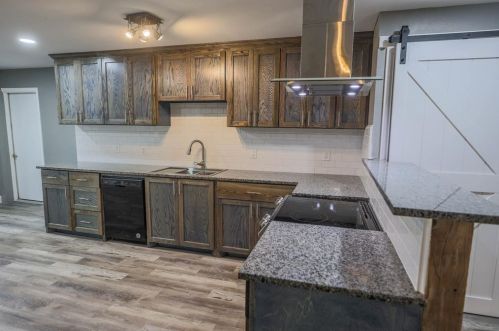 7139 Emory Oak Ln, Dallas TX  75249-1404 exterior