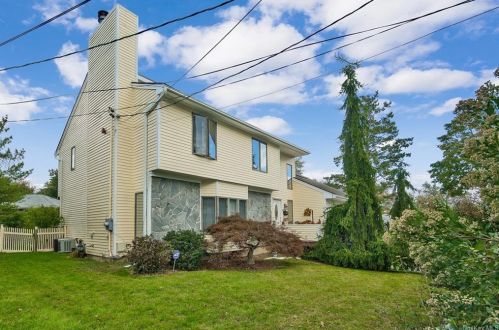 88 Rockingchair Rd, White Plains, NY 10607-1760