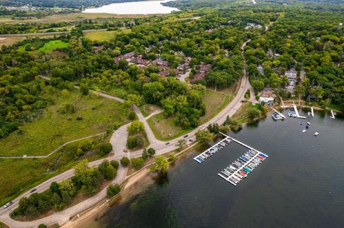 6 Highwood Ct, Williams Bay WI  53191-9616 exterior