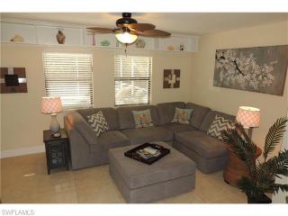 672 104th Ave, Naples FL  34108-3227 exterior
