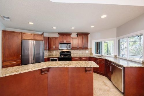 3210 Lois Ct, Land O Lakes, FL 34639-6616