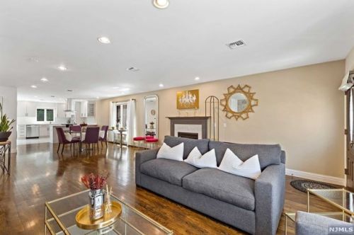 72 Knox Ave, Cliffside Park NJ 07010-2512 exterior