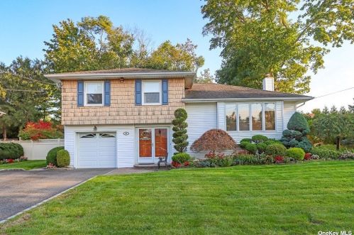 25 Kay St, Muttontown, NY 11753-2649