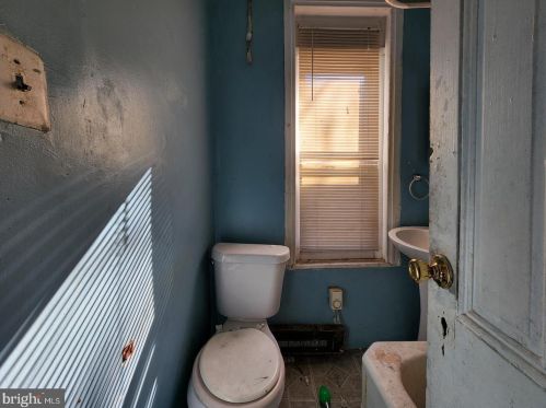 2358 Bouvier St, Philadelphia, PA 19132-4323