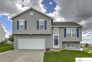 8002 158th St, Omaha, NE 68136-3237