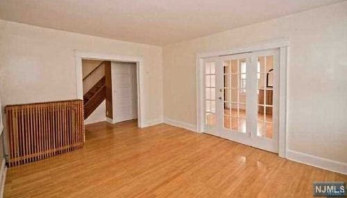 54 Ruby Ave, Palisades Park NJ  07650-1433 exterior