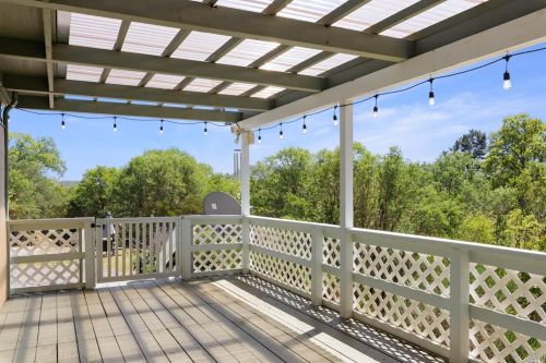 675 Starr Dust Ct, Lakeport CA  95453-6976 exterior