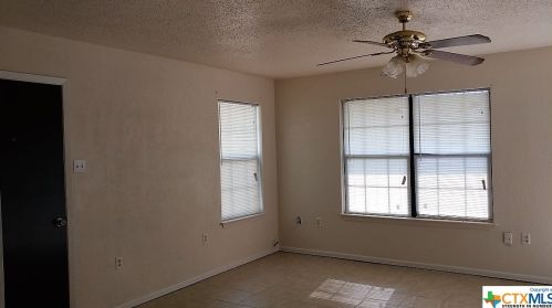 326 Muehl Rd, Seguin TX  78155-7729 exterior